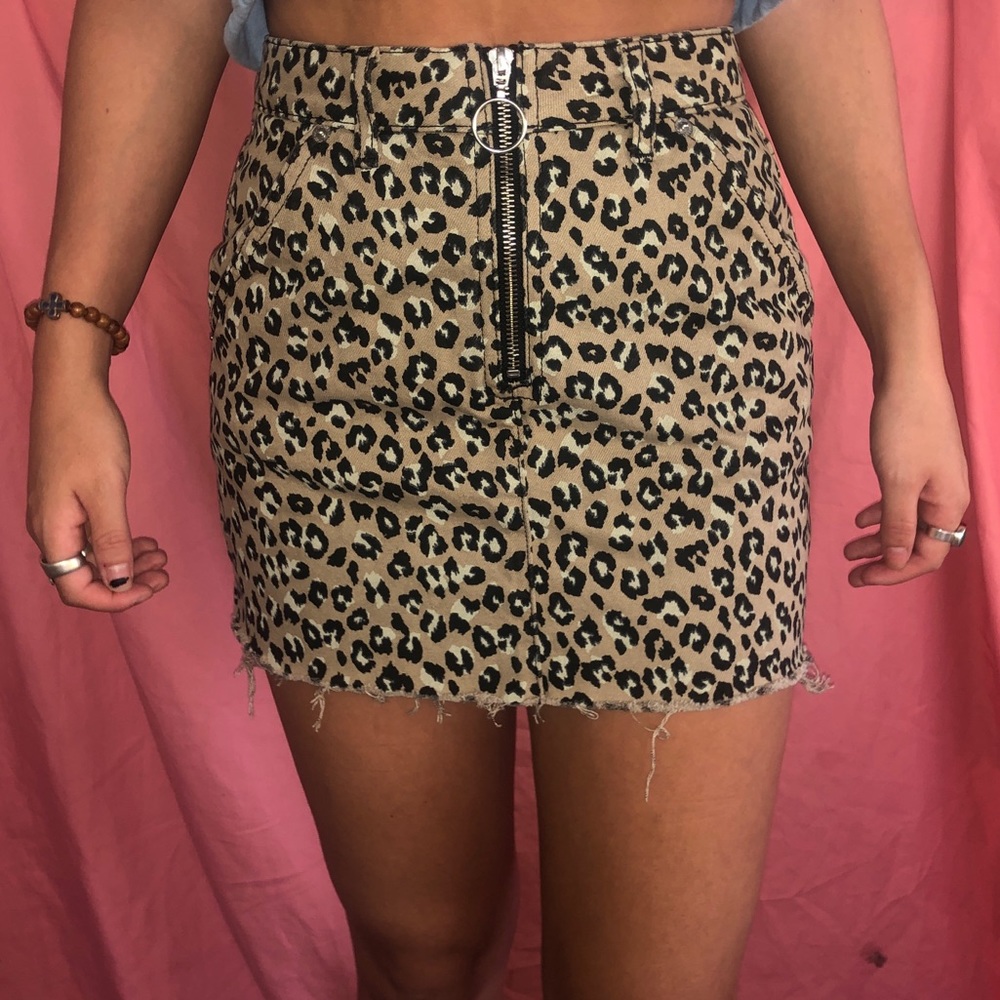 Cheetah denim skirt! Topshop size 0